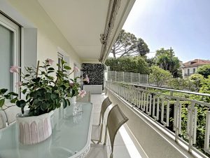 Nice Coeur Cimiez – In un residence di lusso, appartamento di 2 locali con terrazza e bella vista.