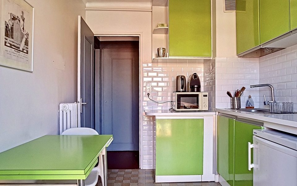 Vieux-Nice – Furnished studio 29 sqm – Balcony and open view : photo 3