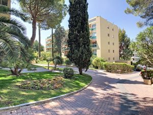 Cimiez Arènes – Grand 4 pièces ouvrant sur Jardin
