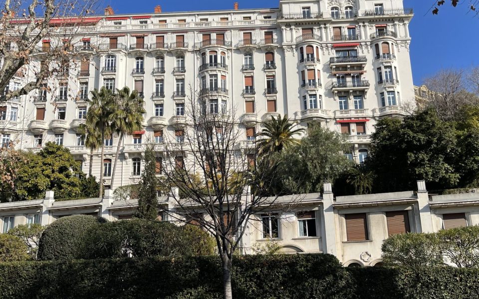 Cimiez- Commerce/Bureau 3 pièces 72 m2 dans palais bourgeois