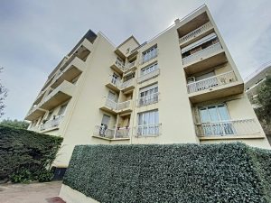 Cimiez proche monastère – Appartement  2 Pièces 51 m² vue jardin  (EN)