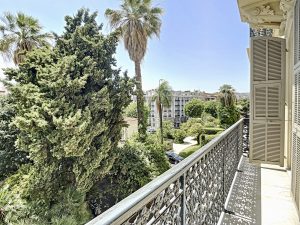 Nice Cimiez – 2 Bedroom Apartment Belle Epoque in a Palace with Balcony