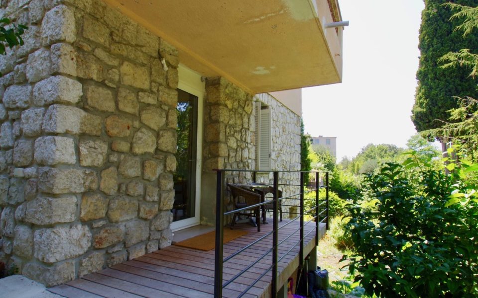 Studio meublé avec Terrasse, Nice Cimiez au calme absolu