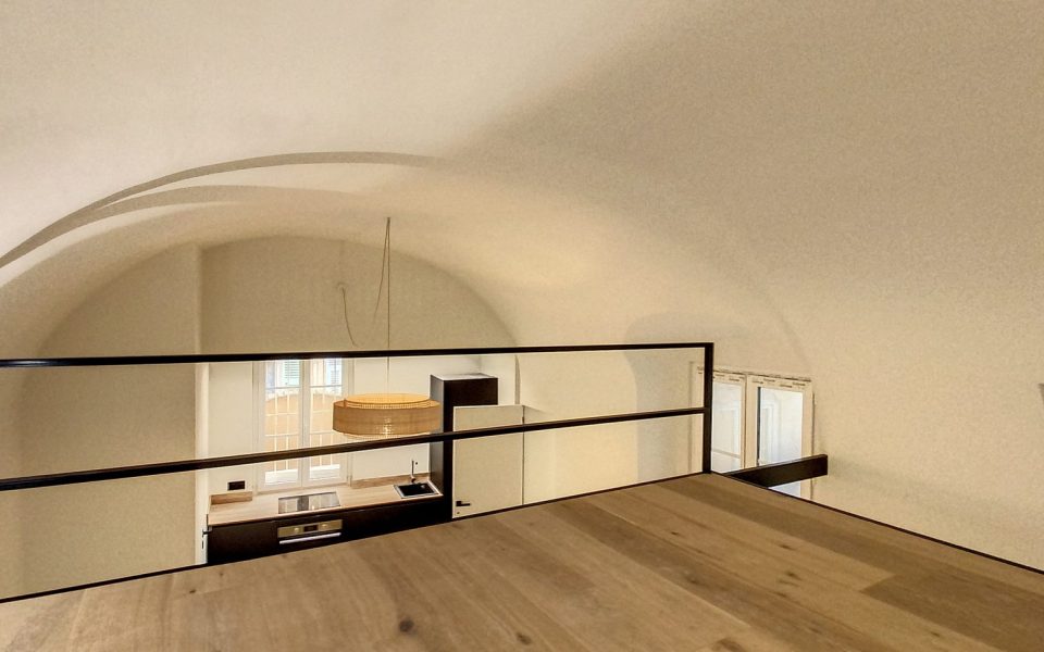 Nice – Appartement entièrement rénové au coeur du Vieux Nice : photo 2