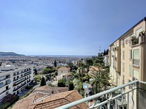 Nizza Parc Impérial – 2/3 camere con vista panoramica all’ultimo piano