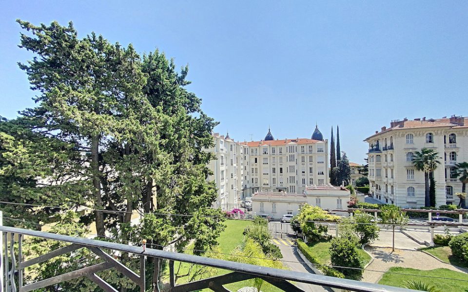 Nizza Cimiez – In rinomata residenza Art Deco 4 camere 149 m2 : photo 2