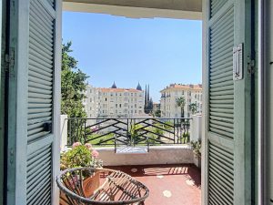 Nizza Cimiez – In rinomata residenza Art Deco 4 camere 149 m2