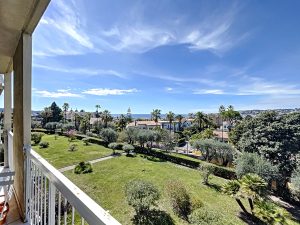 Nice Cimiez – One Bedroom Apartment with Facing Sea View