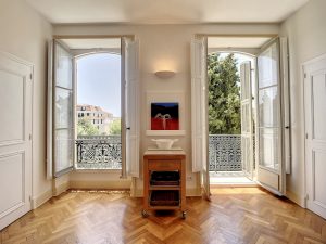Nice Cimiez – Trois pièces Palais Belle Epoque avec balcon
