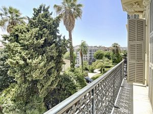 Nice Cimiez – Trois pièces Palais Belle Epoque avec balcon