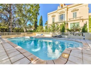 Nizza Cimiez – Bilocale all’ultimo piano con grande terrazza di 33 m2