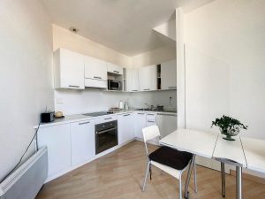 Nizza Cimiez – Bilocale all’ultimo piano con grande terrazza di 33 m2