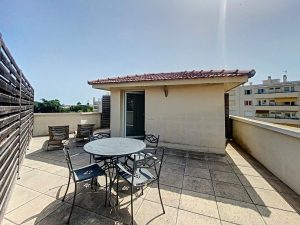 Nizza Cimiez – Bilocale all’ultimo piano con grande terrazza di 33 m2
