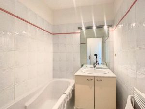 Nizza Cimiez – Bilocale all’ultimo piano con grande terrazza di 33 m2