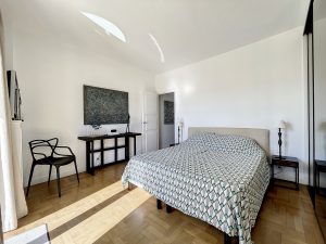 Nizza – Un appartamento-villa immerso nella luce del sole e nella calma più assoluta in un dominio privilegiato di Cimiez