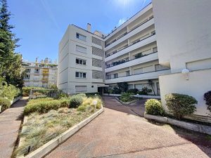 Nice Coeur Cimiez – Dans résidence standing bel appartement 94m2 plein Sud avec jardin privatif