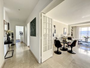 Cimiez -Un appartement-villa baigné de soleil et au calme absolu dans un domaine prisé de Cimiez
