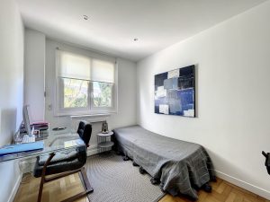 Cimiez -Un appartement-villa baigné de soleil et au calme absolu dans un domaine prisé de Cimiez