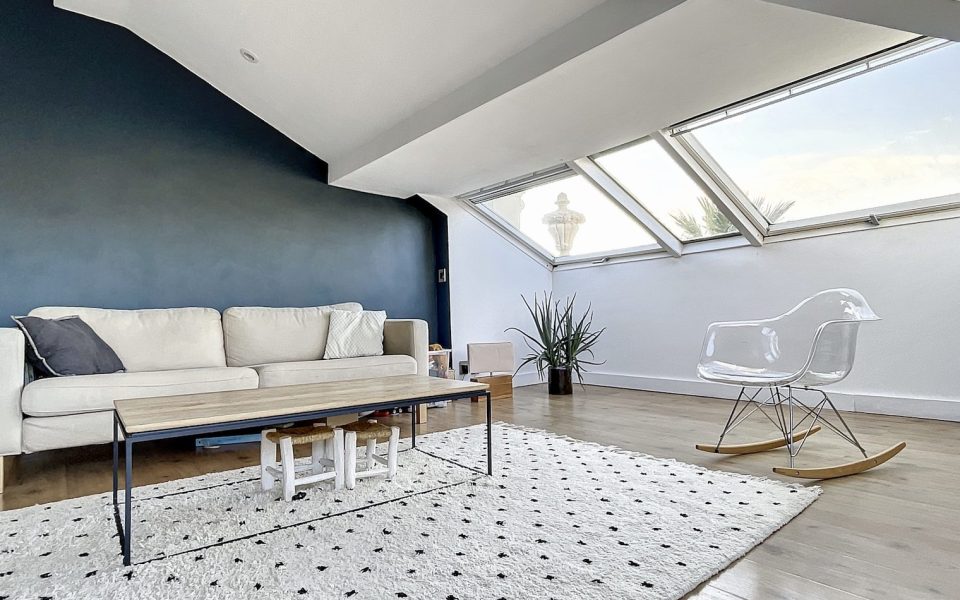 Nizza – Cimiez Léopold II – Quattro camere di charme all’ultimo piano di un palazzo privato : photo 2
