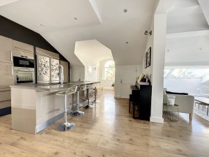 Nizza – Cimiez Léopold II – Quattro camere di charme all’ultimo piano di un palazzo privato