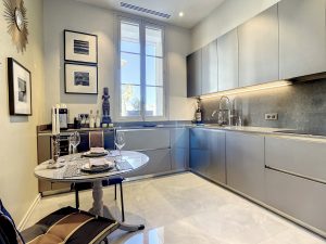 Nice Cimiez – 4 camere lussuosamente arredate in un palazzo della Belle Époque