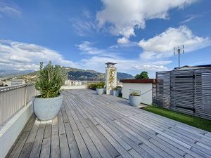 Cimiez – Exceptionnel Penthouse 98 m2 avec terrasse 200 m2 proche commerces et au calme