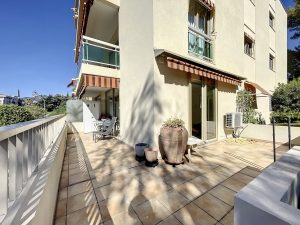 Cimiez – Agréable 2 pièces 50 m² en rez de jardin avec garage