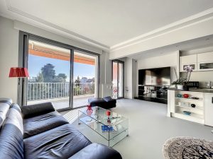 Nizza Cimiez – Grazioso appartamento con terrazza e garage in un condominio con parco