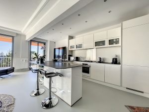 Cimiez – Bel appartement avec terrasse et garage dans copropriété avec parc