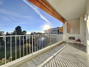 Cimiez – Bel appartement avec terrasse et garage dans copropriété avec parc