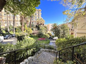 Nice Cimiez – Beautiful 2 bedroom Apartment 68 sqm in 20th Century Palace