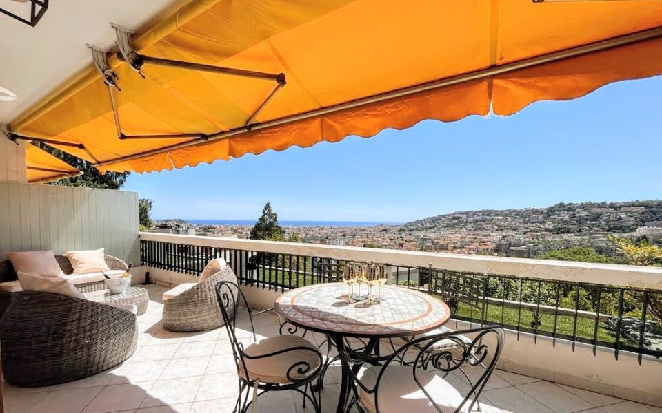 Nice Chambrun – Magnificent One Bedroom Apartment on Top Floor with Sea View