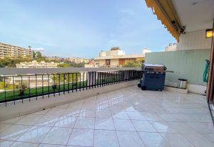 Nizza Chambrun – Magnifico appartamento di 2 stanze all’ultimo piano con vista mare