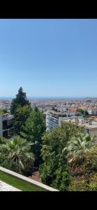 Nizza Chambrun – Magnifico appartamento di 2 stanze all’ultimo piano con vista mare