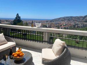 Nizza Chambrun – Magnifico appartamento di 2 stanze all’ultimo piano con vista mare