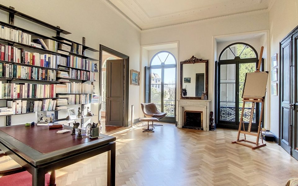 Nice Cimiez – Large & Renovated Apartment in the Famous “Palais de Nice” : photo 2