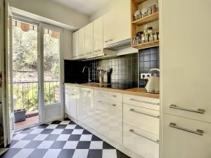 Cimiez – Beau 3 Pièces 75 m² entièrement rénové dans résidence avec parc