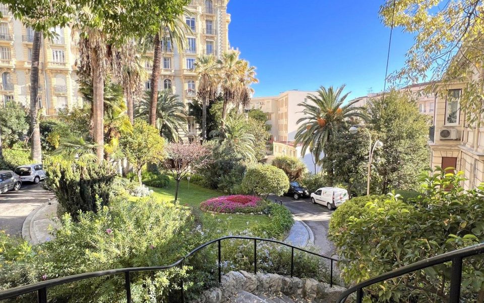 Nice Cimiez – Beau 3 pièces 68m2 dans palais du 20ème siècle