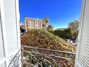 Nice Cimiez – Beau 3 pièces 68m2 dans palais du 20ème siècle