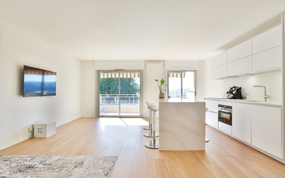 Nice Cimiez – Superb 2 Bedroom Renovated Apartment 77sqm with Terrace