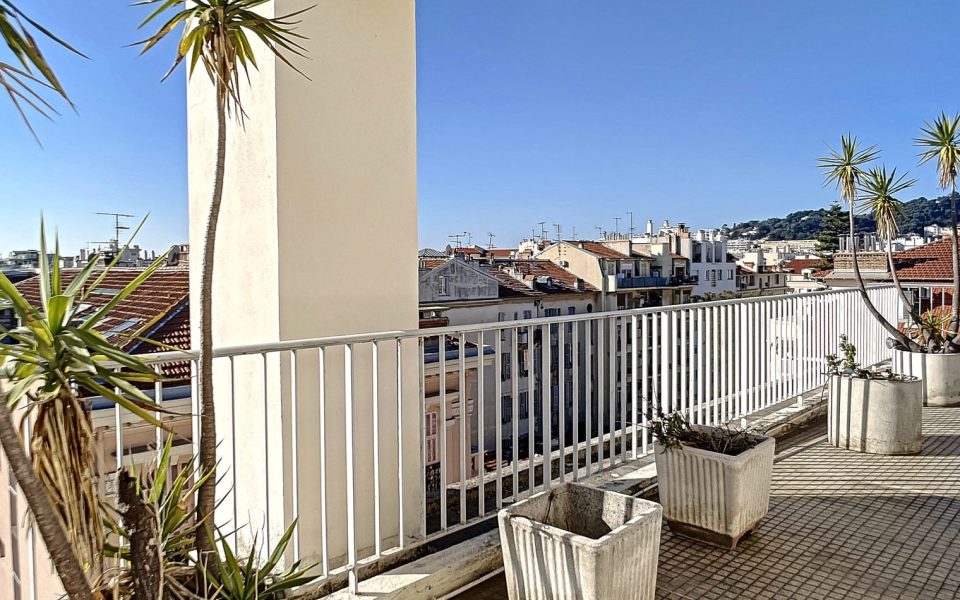 Nice Musiciens – Appartamento all’ultimo piano con ampia terrazza a tripla esposizione : photo 3