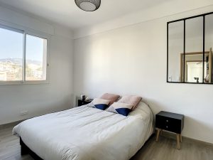 Nice Cimiez – Beau 4 pièces traversant avec terrasse et vue mer