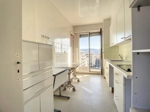 Nice Musiciens – Appartement en dernier étage avec grande terrasse triple exposition