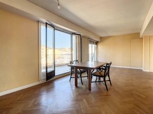 Nice Musiciens – Appartement en dernier étage avec grande terrasse triple exposition