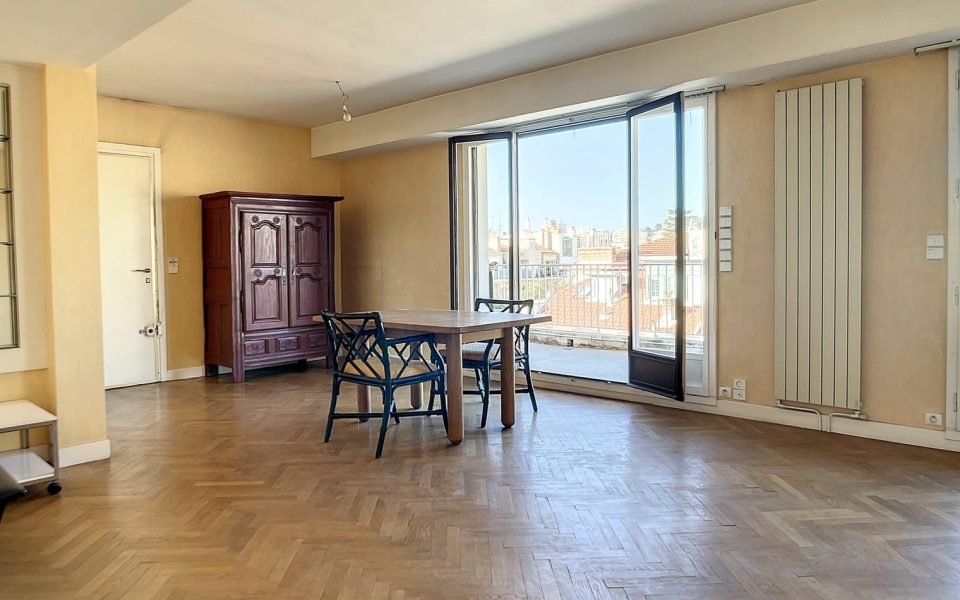 Nice Musiciens – Appartement en dernier étage avec grande terrasse triple exposition : photo 3