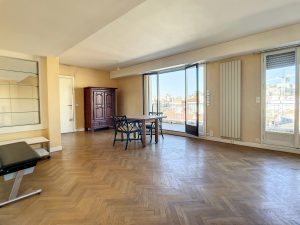 Nice Musiciens – Top Floor Apartment with Large Triple Exposure Terrace