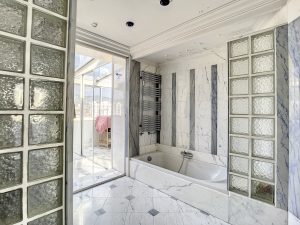Coeur Cimiez – Atypical Apartment on the Top Floor with Terrace and Panoramic Sea and City View