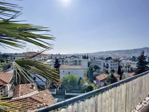 Coeur Cimiez – Atypical Apartment on the Top Floor with Terrace and Panoramic Sea and City View