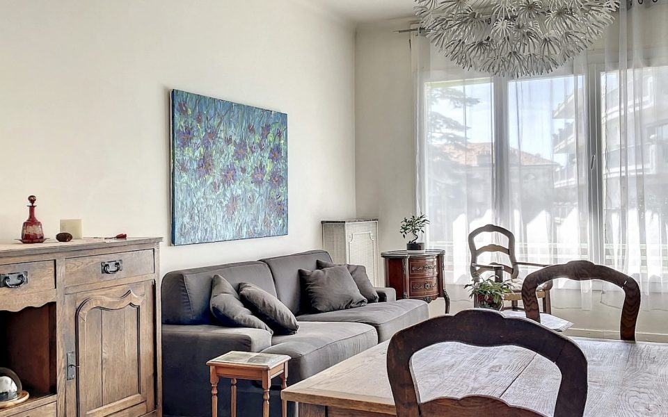 Cimiez – Large and Bright 2 Bedroom Apartment near Paradisio Garden : photo 2