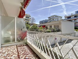 Nice Bas Cimiez – Large renovated One bedroom Apartment 60 sqm in a Luxury Residence